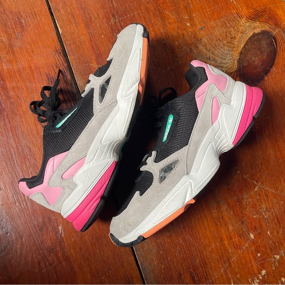 Adidas Falcon - Picture 2 of 6